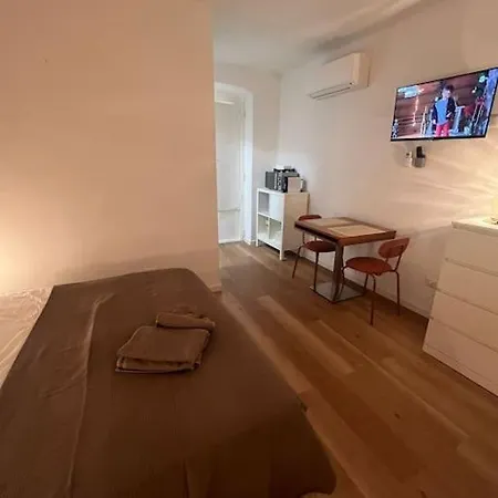 Ventinove Metri Monovano Zona Stazione Apartament