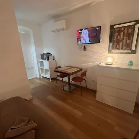 Ventinove Metri Monovano Zona Stazione דירה בארי